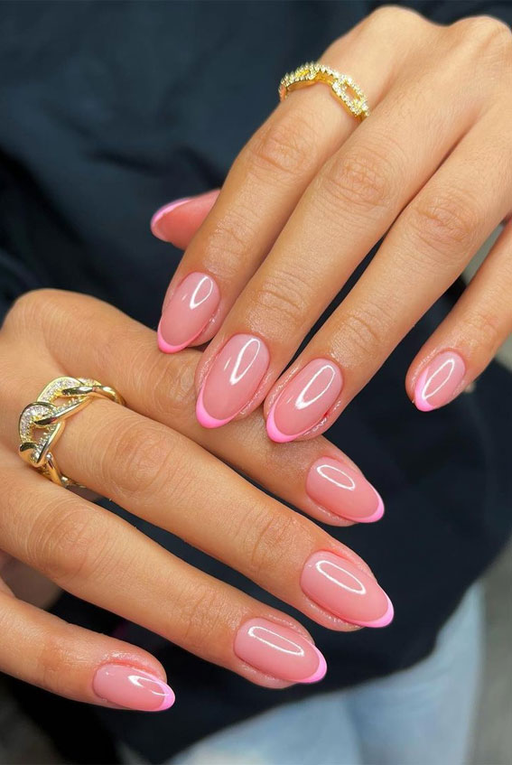 Light Pink Nails: Blush Shades for a Timelessly Romantic Mani缩略图