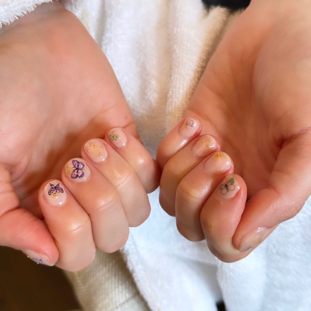 Short French Tip Nails