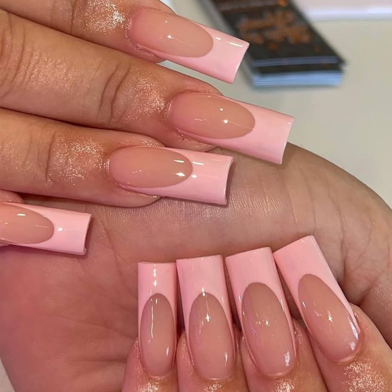 Pink French Tip Nails缩略图