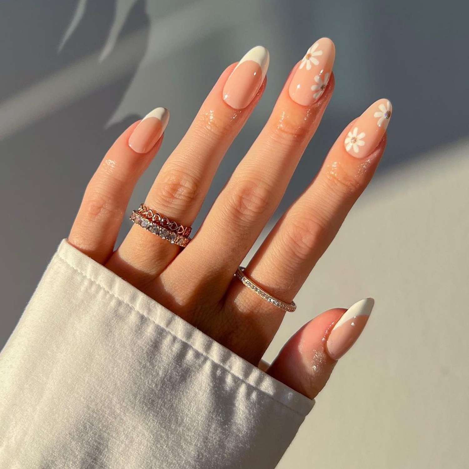 daisy nails