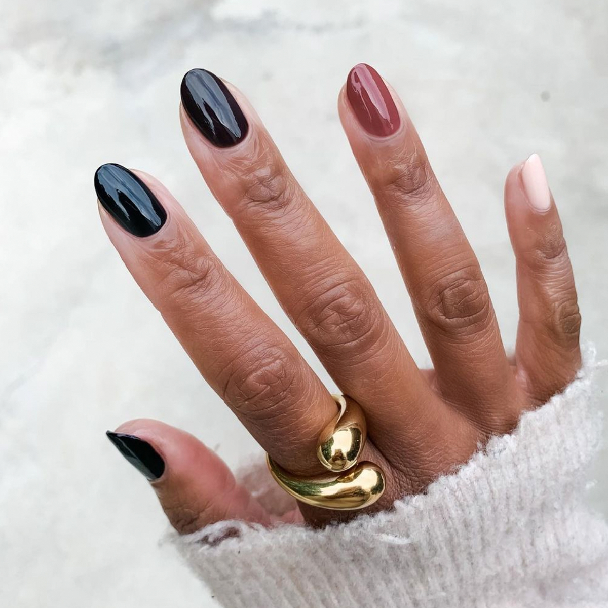 black nail designs