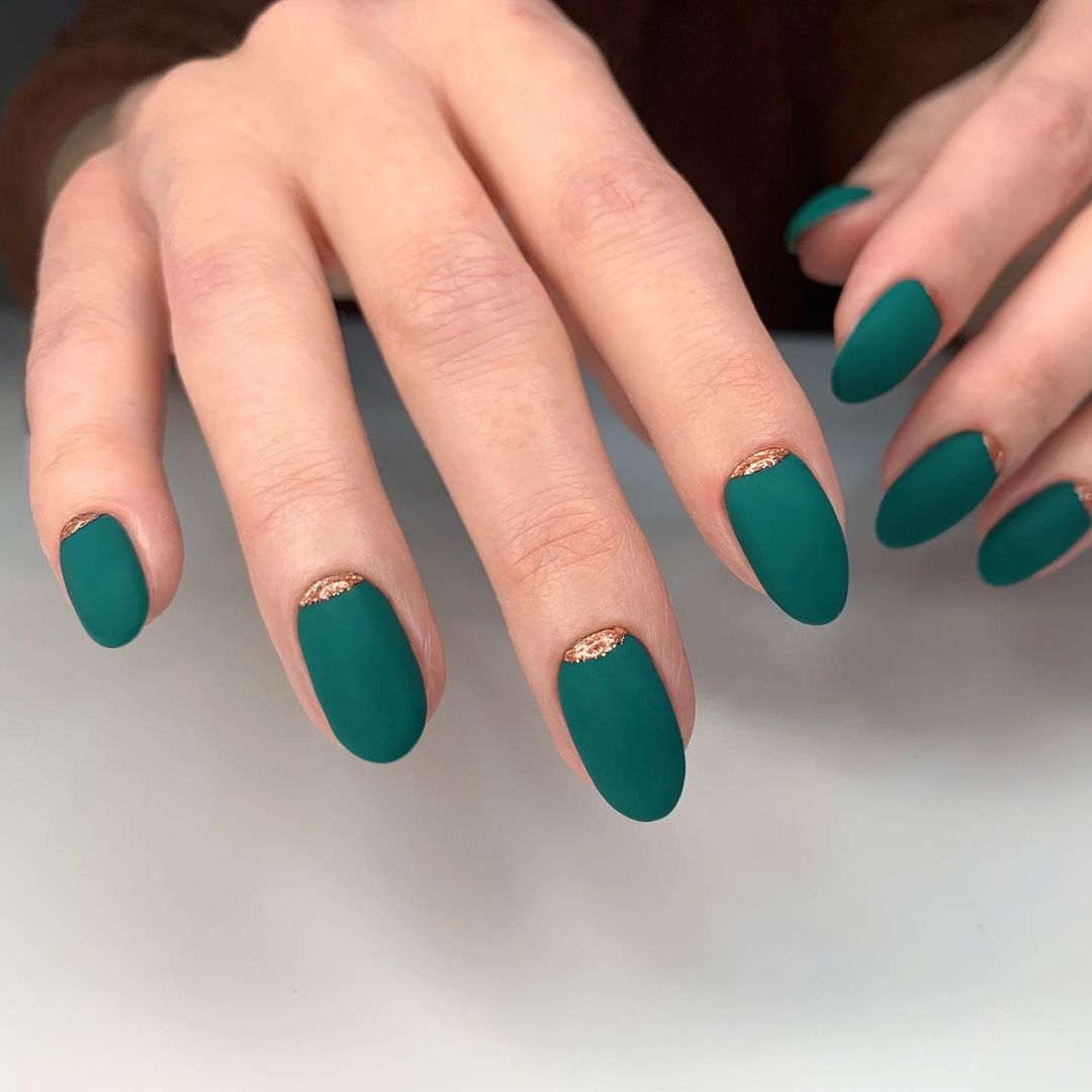 Dark Green Nails