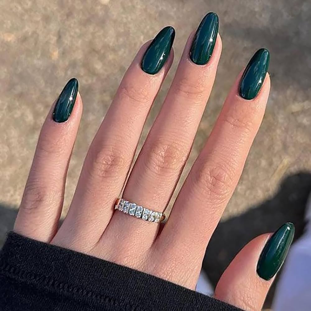 dark green nail