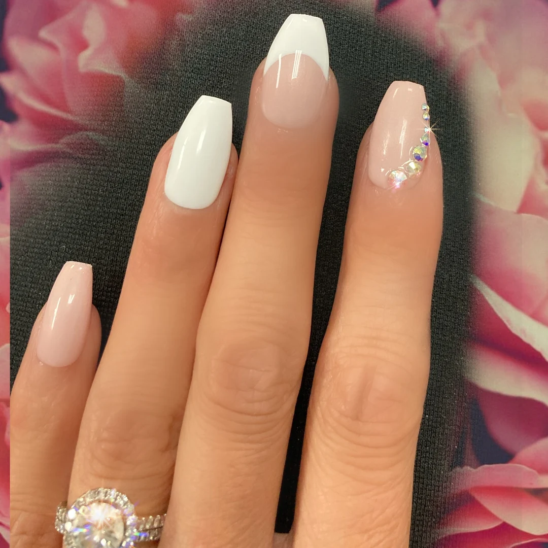 classy short nails