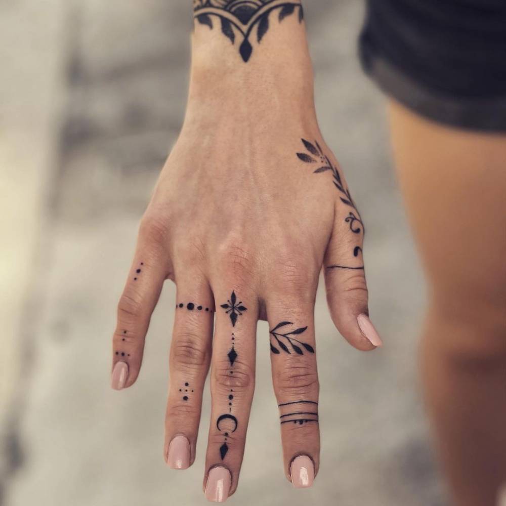 hand tattoo