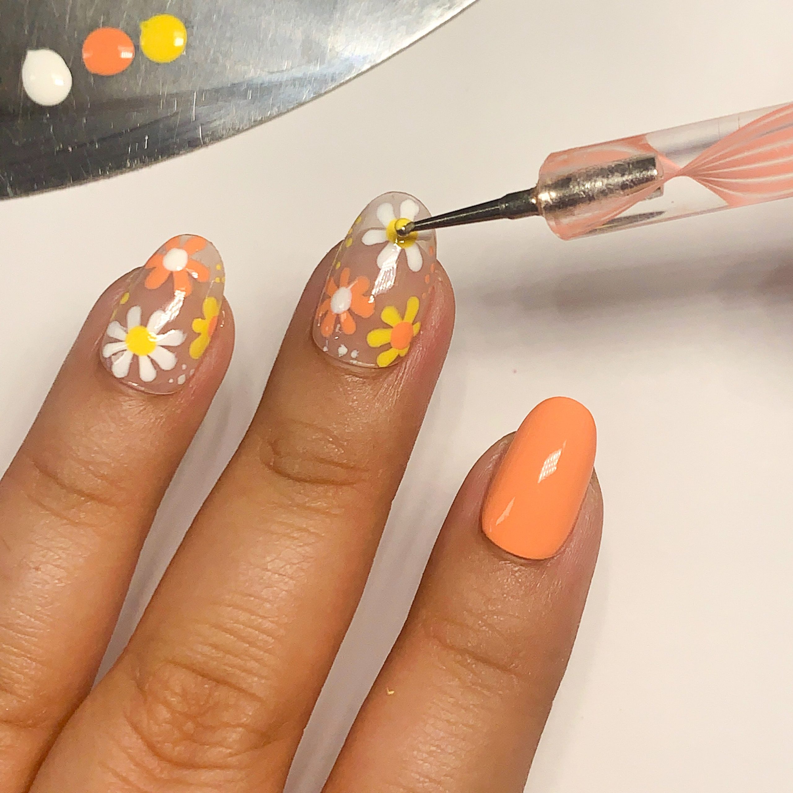 Daisy Nails